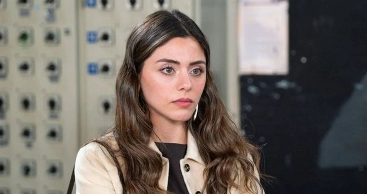 sila-turkoglu-diziden-ayriliyor-mu-kizilcik-19209323_6662_amp